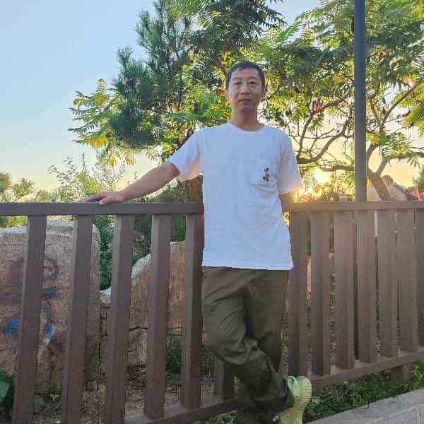 47岁岁辽宁单身帅哥 - 黑河吉缘网